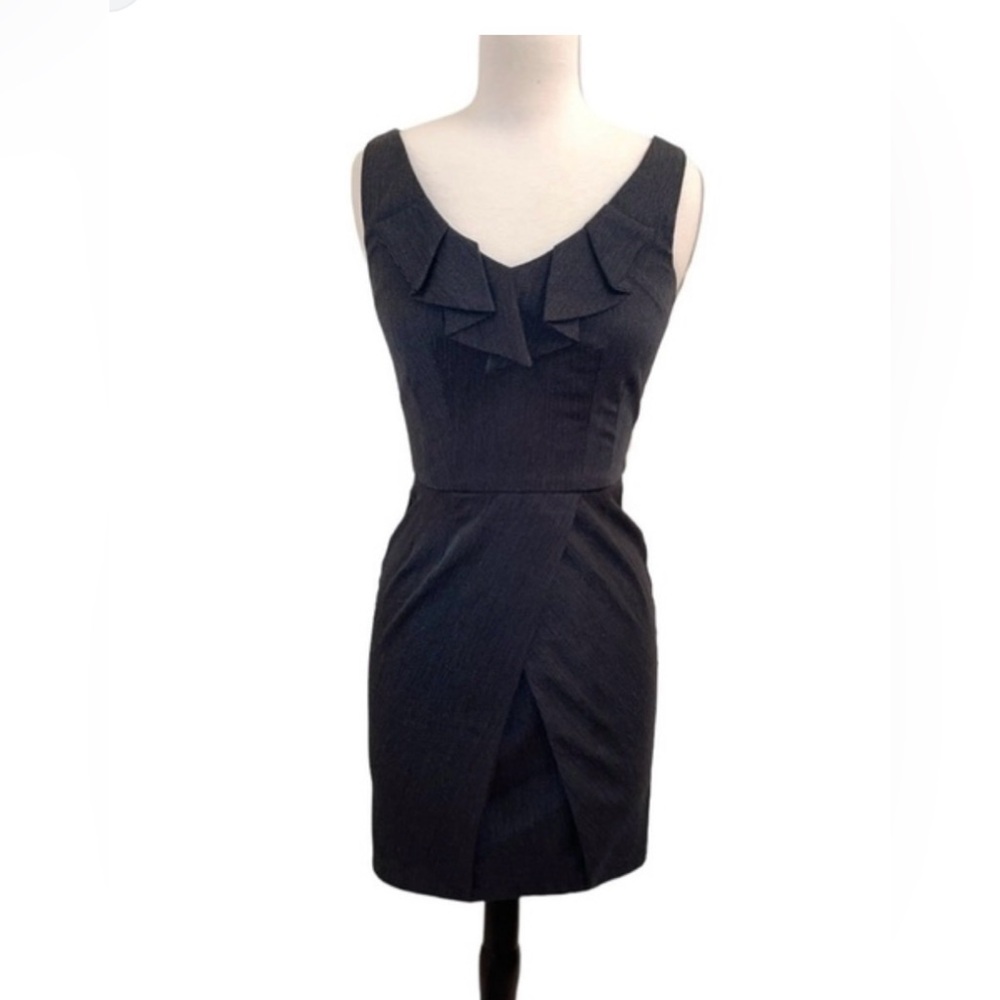 Charlotte Russe | Dresses | S
Charlotte Russe Scoop Neck Ruffle